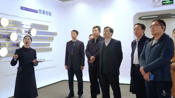 湖南省政協(xié)副主席、省工商聯(lián)主席張健一行到中偉寧鄉(xiāng)產(chǎn)業(yè)基地考察