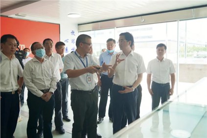 廣西壯族自治區(qū)人大常委會(huì)副主任、黨組副書記，自治區(qū)總工會(huì)主席張曉欽調(diào)研南部產(chǎn)業(yè)基地